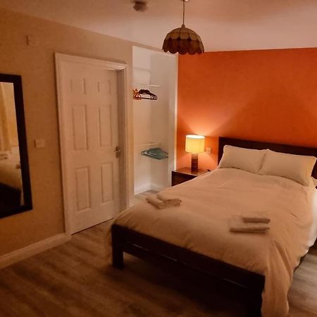 Spacious Curragh 2-Bed Apartment With Own Entrance Brownstown Ngoại thất bức ảnh