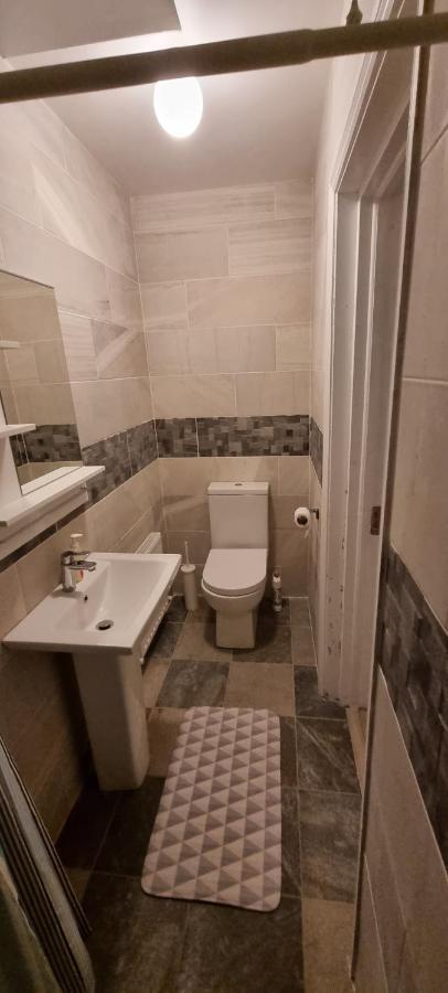 Spacious Curragh 2-Bed Apartment With Own Entrance Brownstown Ngoại thất bức ảnh