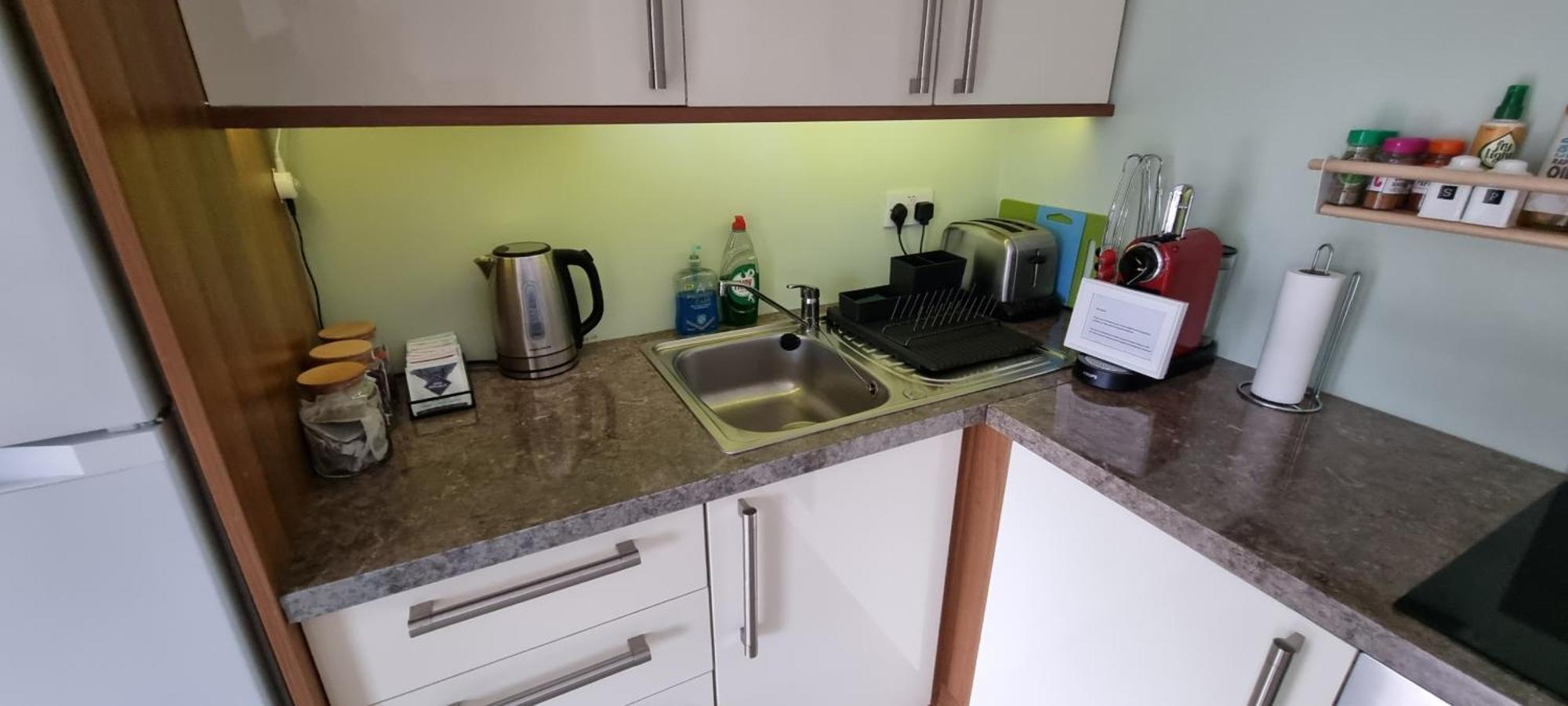 Spacious Curragh 2-Bed Apartment With Own Entrance Brownstown Ngoại thất bức ảnh