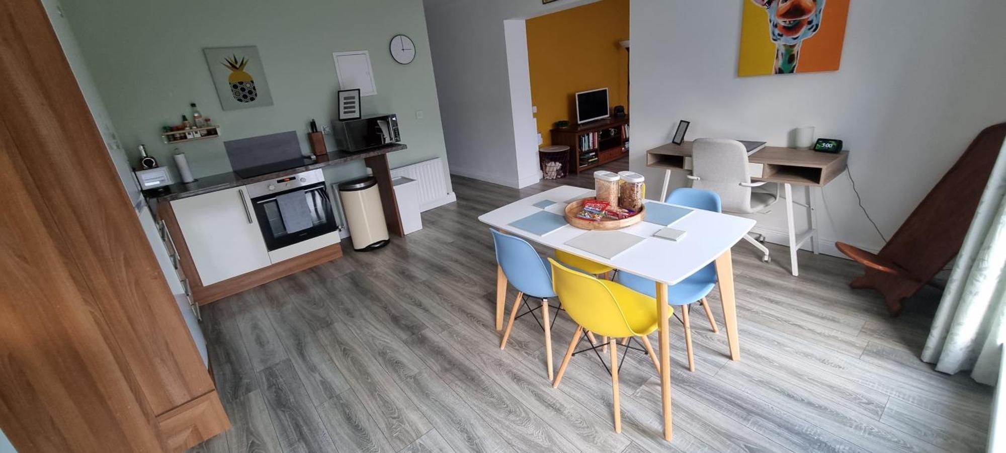 Spacious Curragh 2-Bed Apartment With Own Entrance Brownstown Ngoại thất bức ảnh